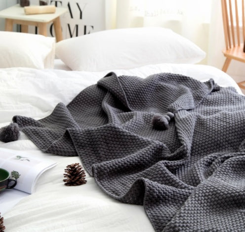 Nordic fringed knit ball blanket - Cozy during all Seasons