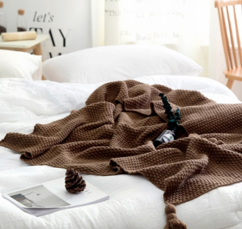 Nordic fringed knit ball blanket - Cozy during all Seasons