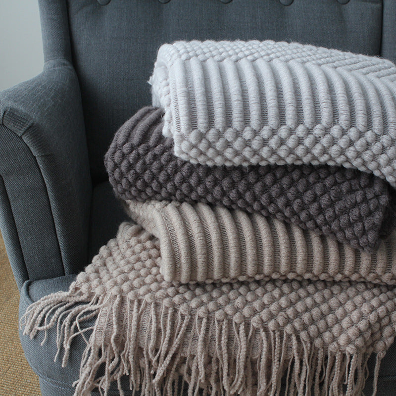 Plush Polyester Blanket – Warm, Cozy, and Aesthetic Small Throw