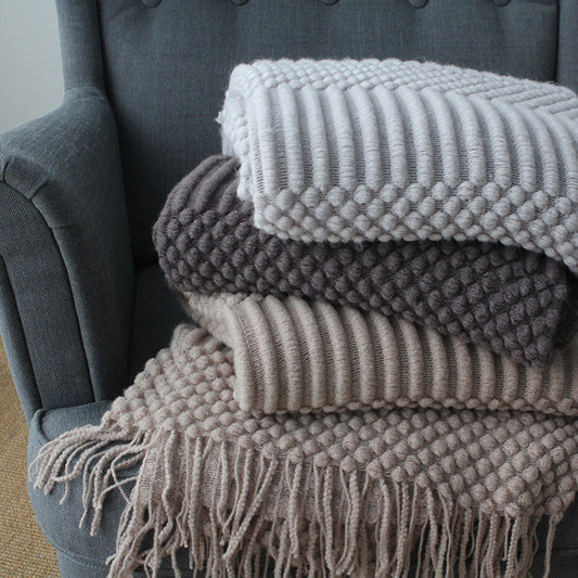 Plush Polyester Blanket – Warm, Cozy, and Aesthetic Small Throw