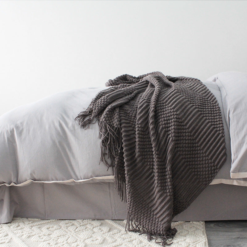 Plush Polyester Blanket – Warm, Cozy, and Aesthetic Small Throw